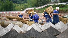 新華全媒+丨貴州赤水：“曬醋”老技藝 煥發(fā)新生機